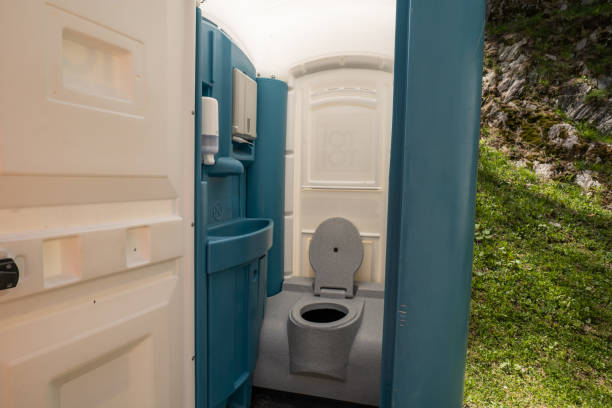 Best VIP or Luxury Restroom Trailers  in Sturgis, MI